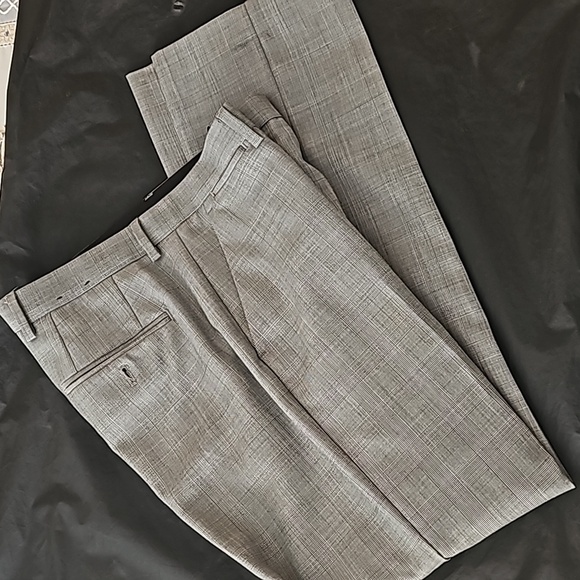 Express Men's Suit - Picture 5 of 16
